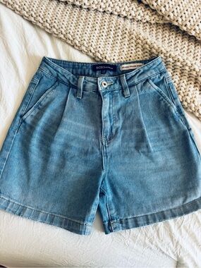 BCBG denim pleated shorts